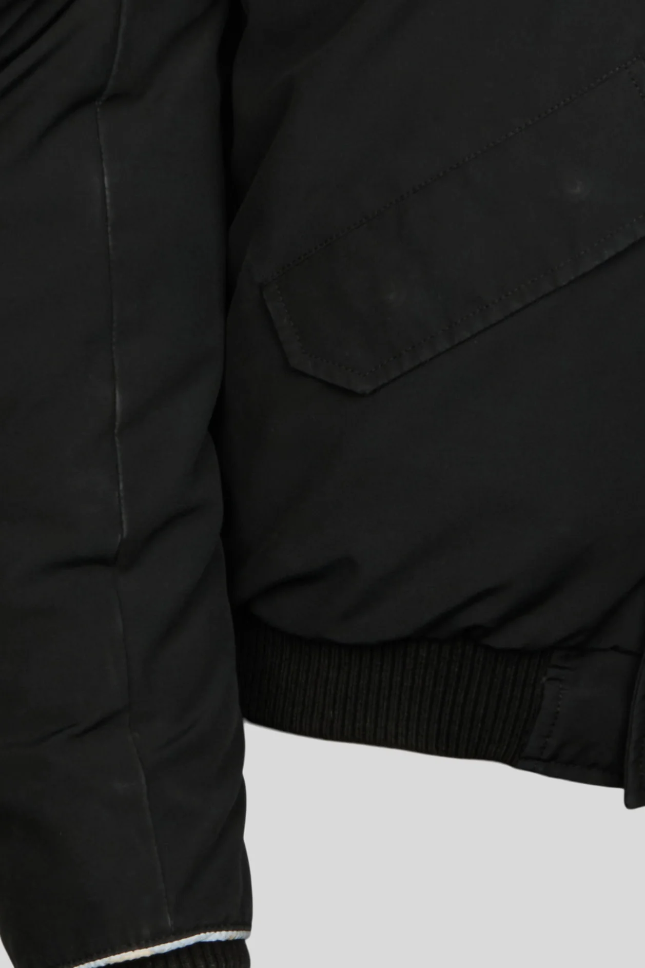 Rundle Bomber - Image 4